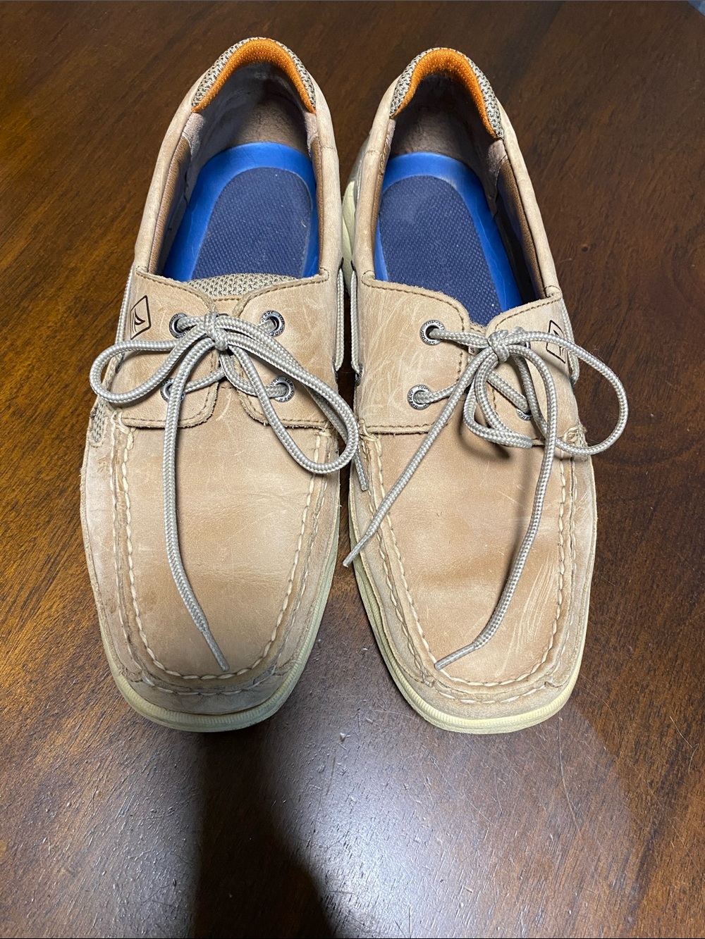 Sperry Tan Leather Boat Shoes with Blue Insoles